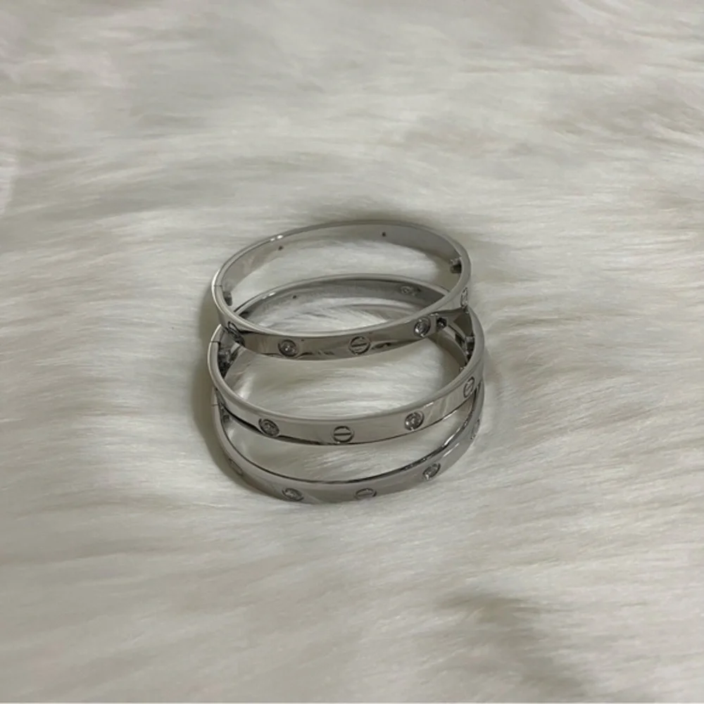 Generic Stainless Steel Screw Cuff Bangle Bracelet with 4 Stones and Screwdriver